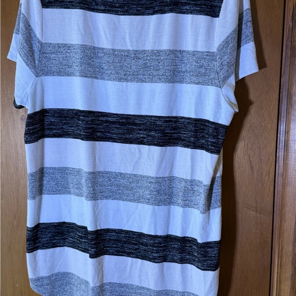 Market & Spruce Monochrome Striped Tee - Picture 4 of 5